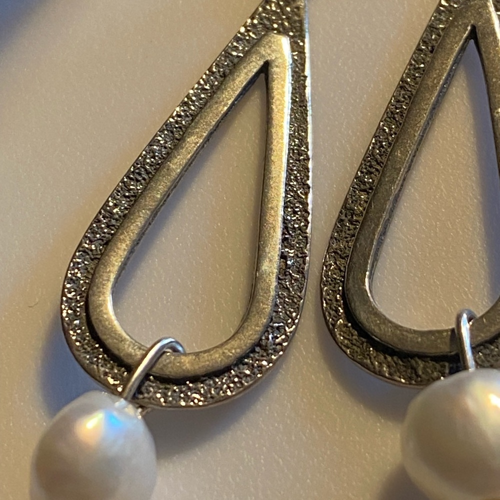 SILPADA W1388 Sterling Silver and pearl Teardrop Earrings - Picture 2 of 3